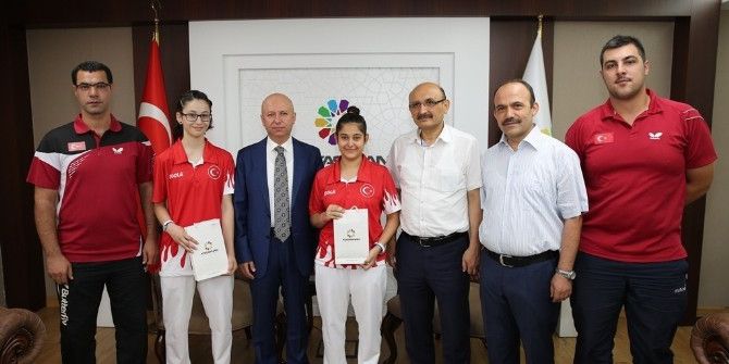Kocasinan Belediyesi Spor Kulübü Bayan Masa Tenisi Takımı Liderin 1 Puan Gerisinde