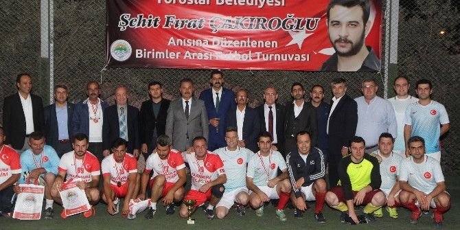 Toroslar Belediyesi’nin Fırat Çakıroğlu Anısına Düzenlediği Futbol Turnuvası Sona Erdi