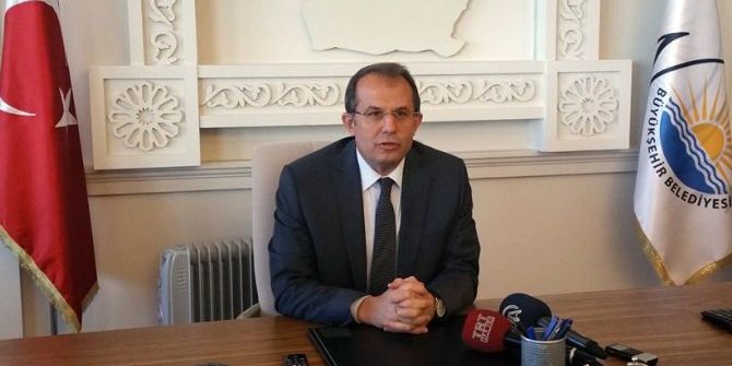 Vali Taşyapan Belediyede