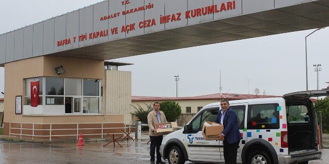 Tekkeköy’den Mahkumlara Kitap