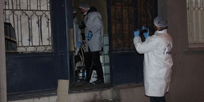 Kaldığı Depoda Ölü Bulundu