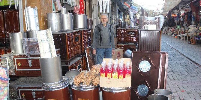 Havalar Soğudu Sobacılar Pazarına Bahar Geldi