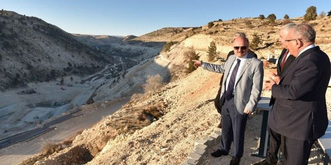 Vali Çakacak, Aksıfat Barajı İnşaatında İncelemelerde Bulundu