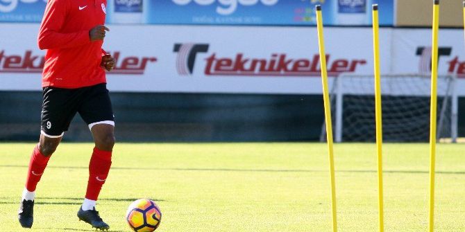 Antalyaspor’da Eto’o Devreyi Kapattı