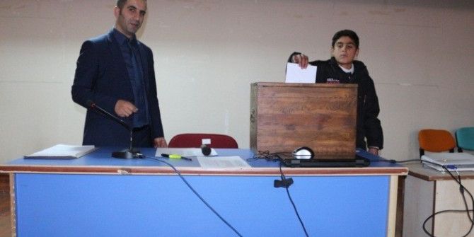Öğrencilere Seçme Ve Seçilme Kültürü Kazandırılıyor