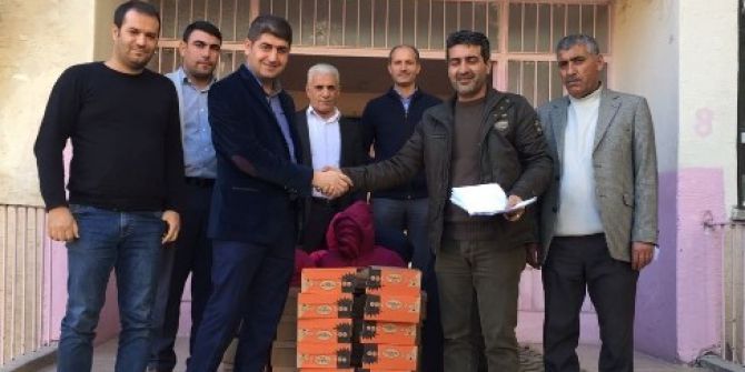 Silvan’da Öğrencilere Elbise Ve Ayakkabı Yardımı