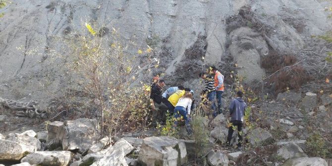 Manzara Seyrederken Uçurumdan Yuvarlandı