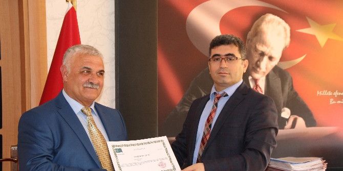Kaymakam Çetin’den İha Muhabirine Takdir Belgesi