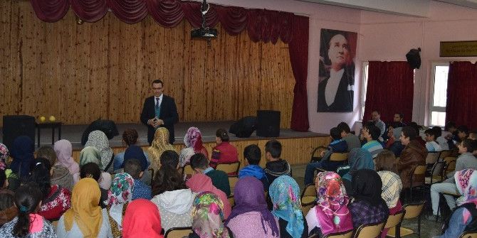 Taraklı’da Öğrencilere ‘Hayatımız Sınav’ Semineri