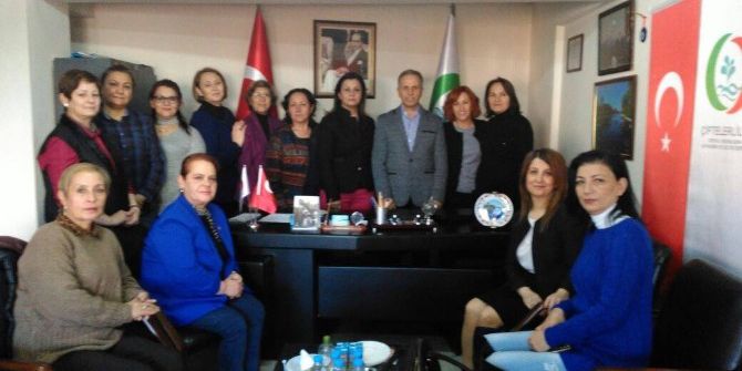 Eskişehirli Chp’li Kadınlardan Çiftelerliler Derneği’ne Ziyaret