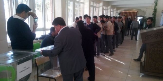 Kilis Erkek İmam Hatip Lisesi Meclis Başkanını Seçti