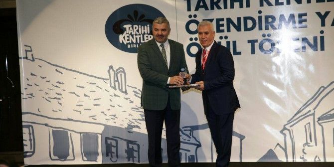 Başkan Çelik Yapex Fuarı’nda