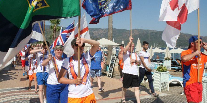İskoç Turistler Kardeşlik Yürüyüşünde Teröre Meydan Okudu