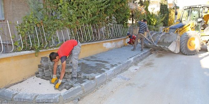 Şehitkamil’den Budak Mahallesine Kaldırım Çalışması
