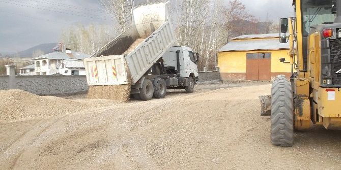 Varto’da Yollar Sıcak Asfaltla Tanışacak