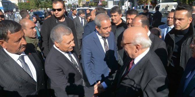 Birecik Belediye Başkanı Pınarbaşı Projelerini Bakan Avcı’ya Sundu