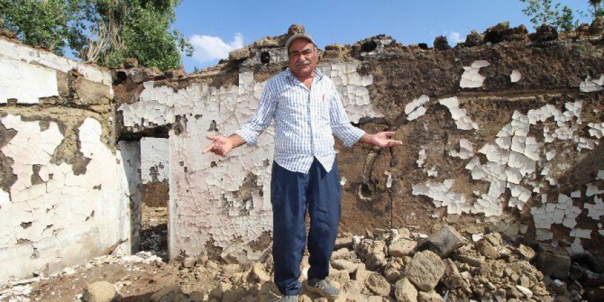 Bölgedeki Çatışmalardan İkinci Kez Evleri Yıkıldı