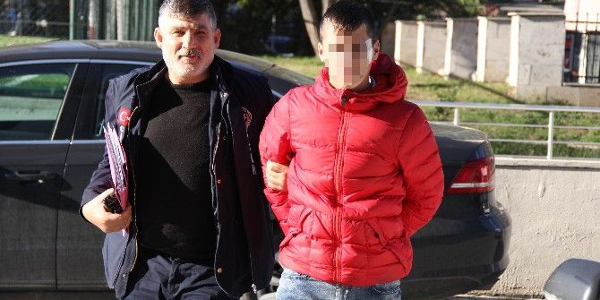 Samsun’da 2 Kişiyi Bıçaklayan Genç Yakalandı