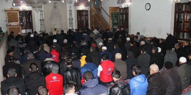 Karamanlı Gençler Sabah Namazında Buluştu