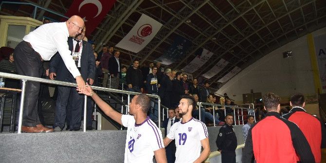 Venezuellalı Voleybolcu Kervin Pinerua’nın Ölümü