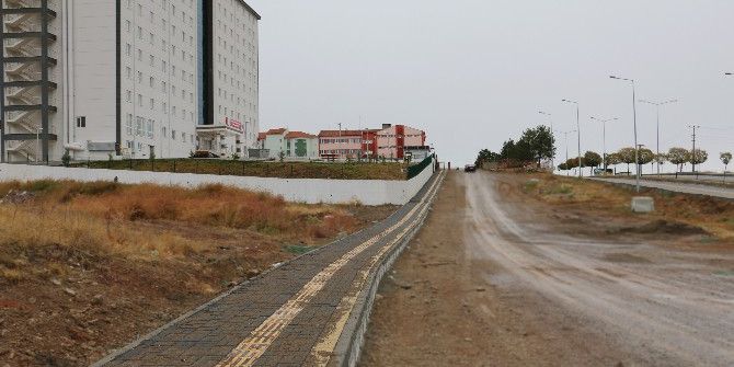 Kız Yurduna Yaya Kaldırımı