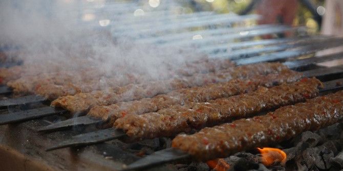 Adana Kebabı Ustaları "Pilavı" Hakaret Sayıyor