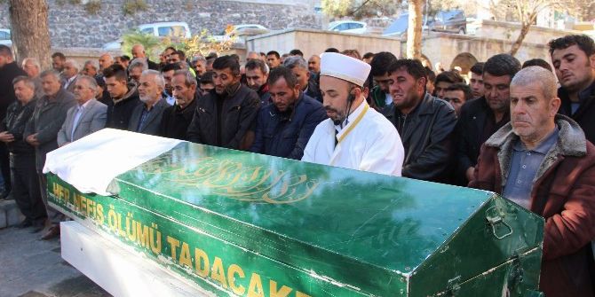 Liseli Mihriban Gözyaşlarıyla Uğurlandı