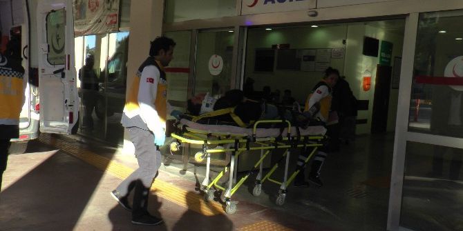 Devrilen Kamyonetin Sürücüsü Yaralandı