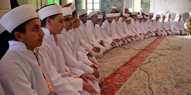 Pursaklar’da 25 Hafız Belgesini Aldı