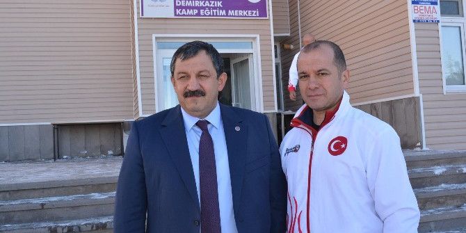 Milliler Wako Avrupa Büyükler Kick Boks Şampiyonası’na Hazır