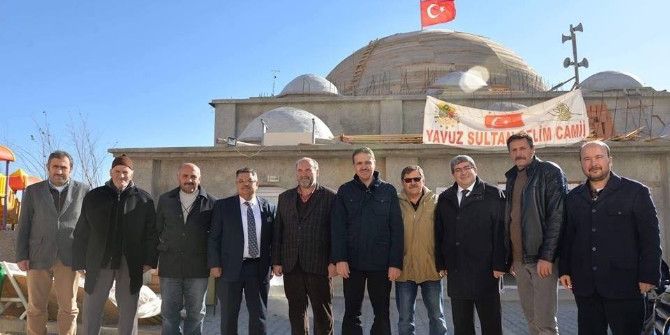 Başkan Yağcı, Cuma Namazı Sonrası Yavuz Sultan Selim Camii’nde İncelemelerde Bulundu