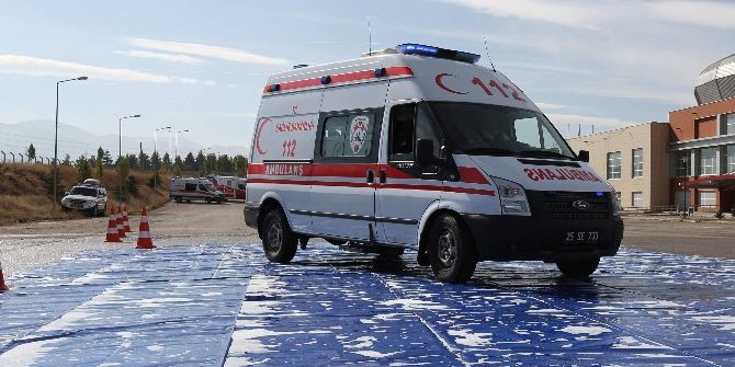 Çıkan Yangında İki Kişi Dumandan Zehirlendi