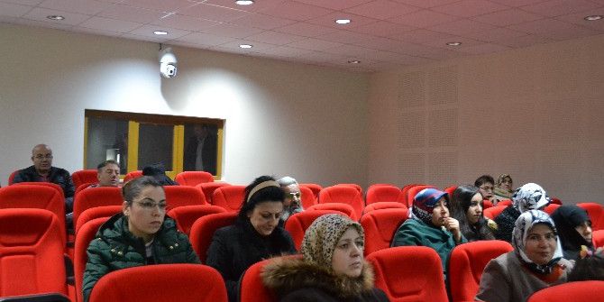 Koruyucu Ailelere Eğitim Verildi