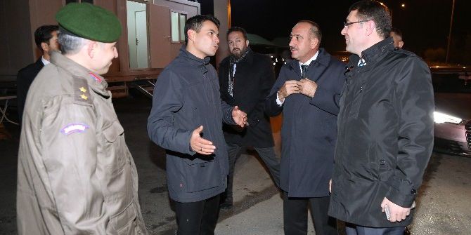 Gölbaşı Kaymakamı Ve Belediye Başkanı’ndan Kontrol Noktasına Ziyaret