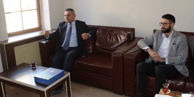 Çomü Rektörü Yücel Acer Projeleri Anlattı