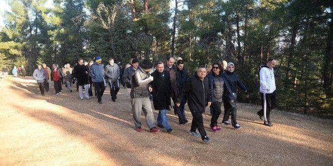 ’Yeni Türkiye Yolunda Geleceğe Emin Adımlarla’’ Temalı Yürüyüş