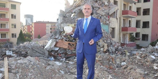 Bursa’da Kentsel Dönüşüm Kapsamında 2100 Bina Yıkıldı