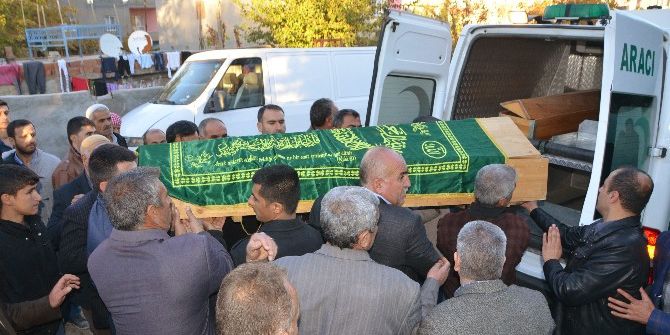 Maden Faciasında Ölen Batmanlı İşçi Gözyaşları Arasında Toprağa Verildi