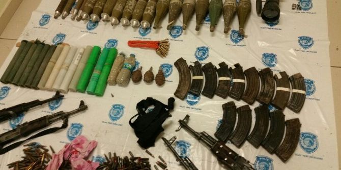 Van’da Bir Binada Pkk’ya Ait Cephanelik Ele Geçirildi