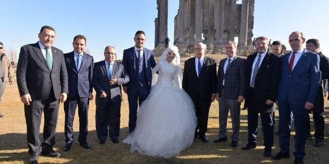 Bakan Nabi Avcı, Çavdarhisar Aizonai Antik Kenti’ni İnceledi