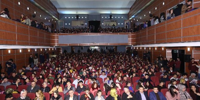 "Sevgili Doktor" Sahnelendi