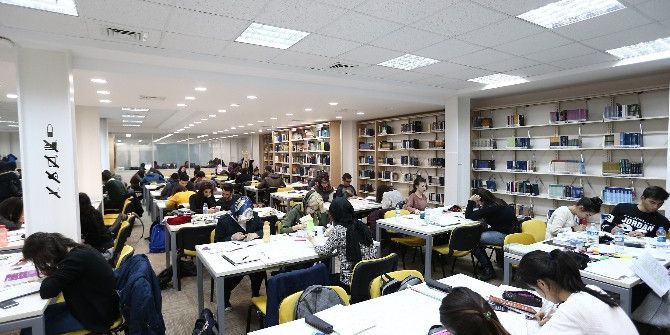 Büyükşehir Belediyesi Tarafından 3 Kasım’da Açılışı Yapılan Kütüphane Dolup Taşıyor