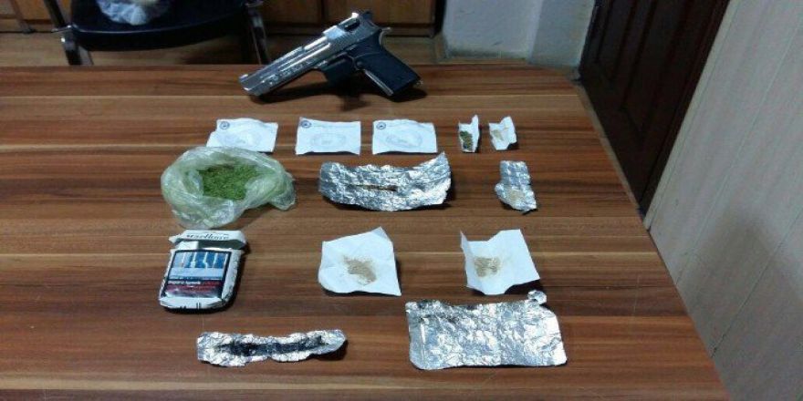 Uyuşturucu Operasyonu: 4 Gözaltı