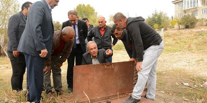 Başkan Acar Eline Aldığı Kazma, Kürek İle Su Sorununa El Attı