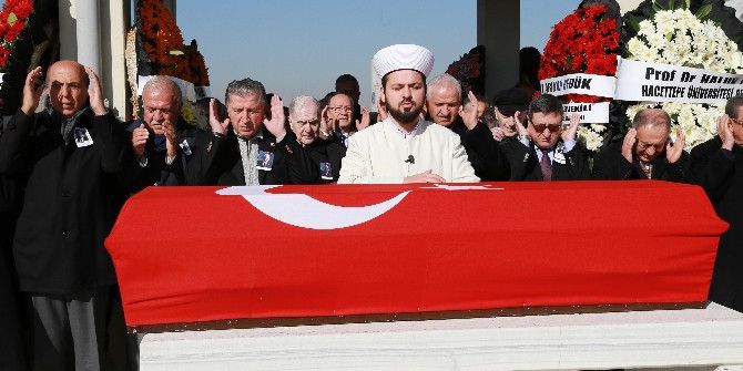 Eski Adalet Bakanı Eldem Son Yolculuğuna Uğurlandı