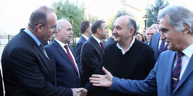 Bakan Müezzinoğlu: “Bir Çocuğa Tecavüzü Meşru Zemine Taşımak Gibi Bir Niyetimizin Olmadığını Kamuoyu Biliyor”