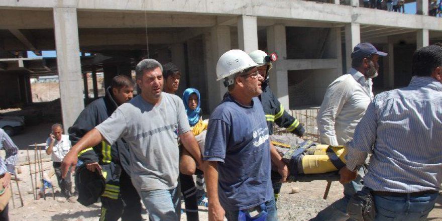 Avm İnşaatında Göçük: 8 Yaralı
