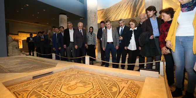 Ak Parti Yerel Yönetim Başkanları Büyükşehir’in Projelerini Gezdi