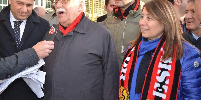 Bakan Avcı’dan Eskişehirspor Taraftarına Övgü