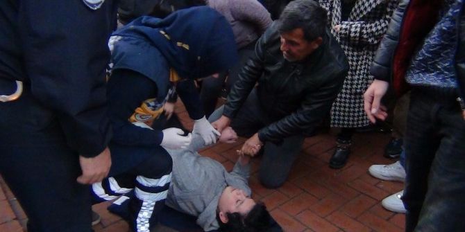 Otomobil Öğrenciye Çarptı